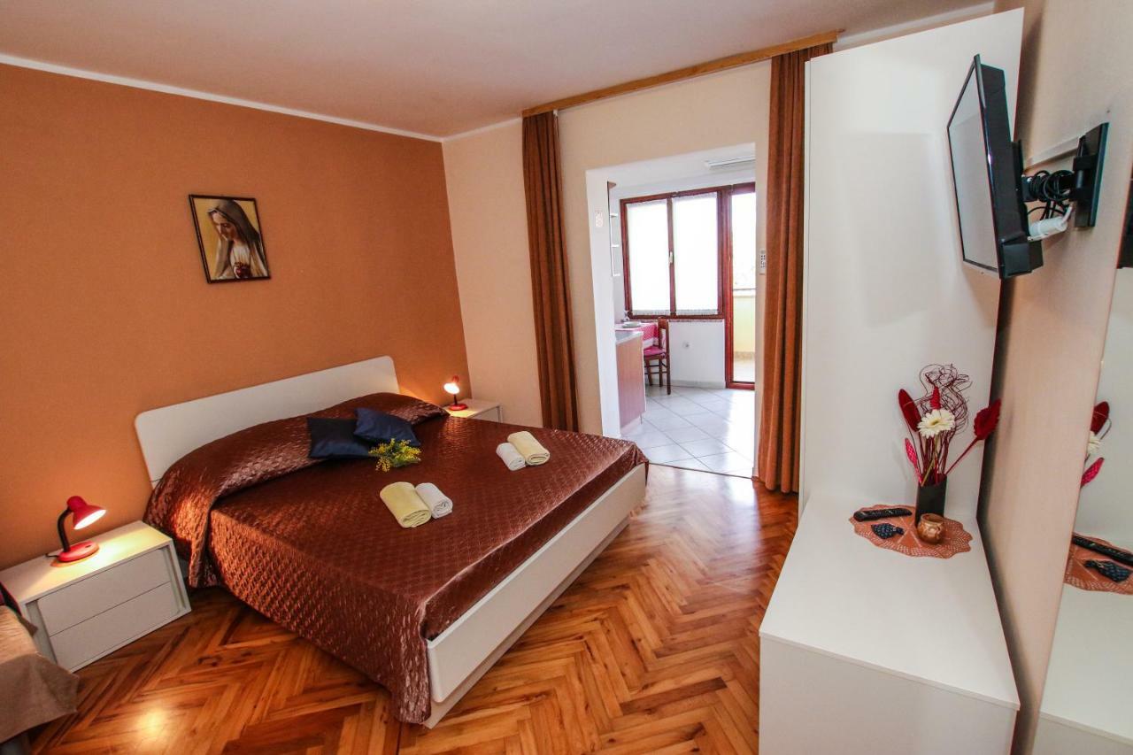 Apartments Ritosa بوريتش المظهر الخارجي الصورة